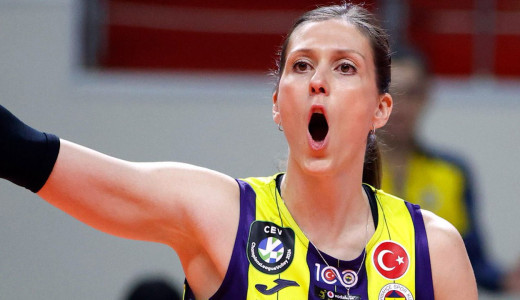 Voleybolda Üst Üste İmzalar Geldi